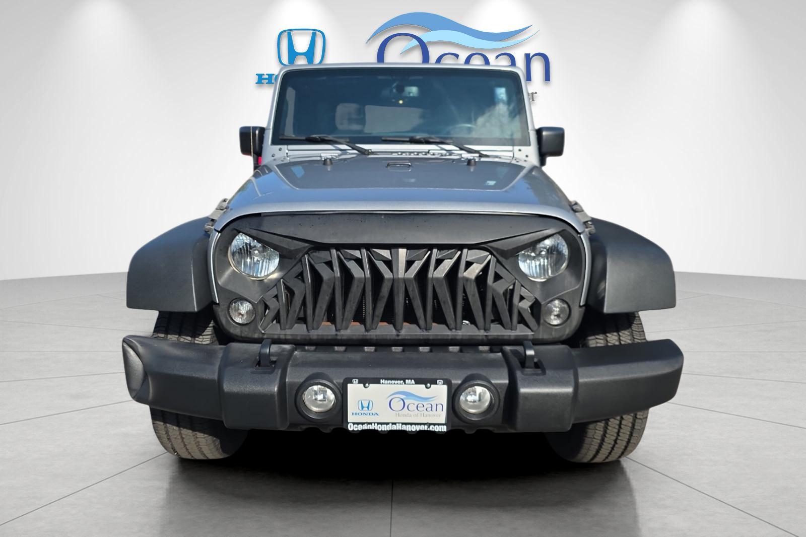 Used 2016 Billet Silver Metallic Clearcoat Jeep Unlimited Sport image 8