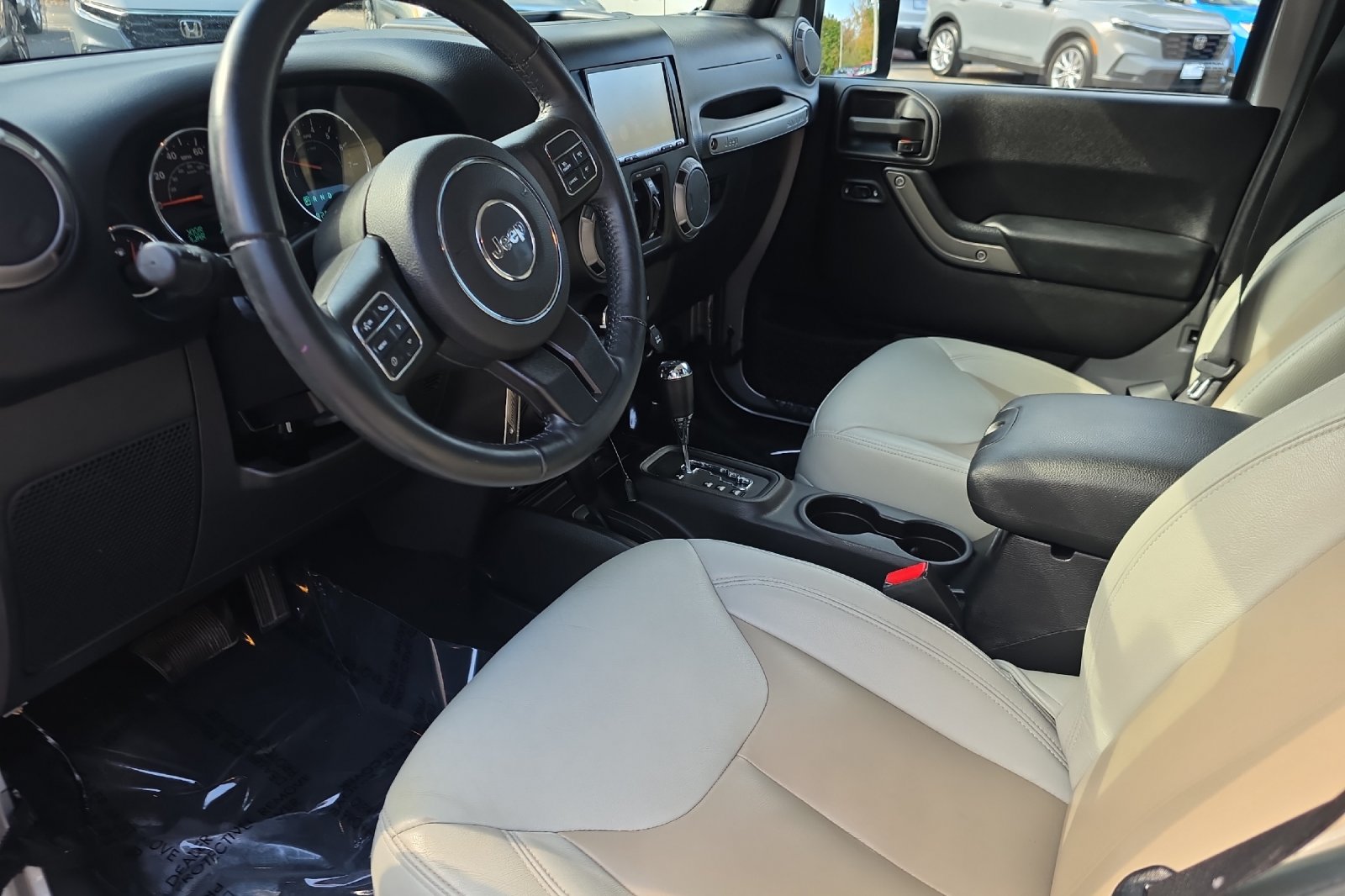 Used 2016 Billet Silver Metallic Clearcoat Jeep Unlimited Sport image 11