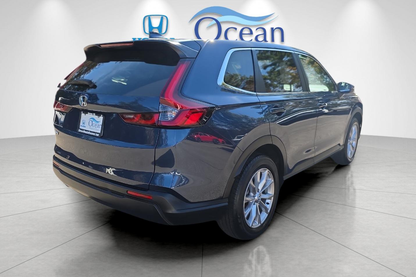 Used 2024 Meteorite Gray Metallic Honda EX image 3