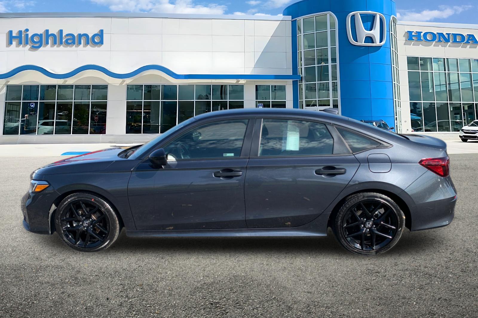 Certified Used 2025  Honda Sport image 2
