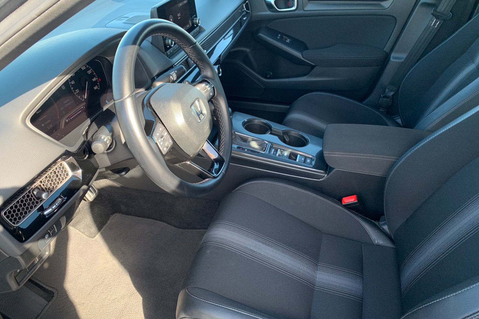 Certified Used 2025  Honda Sport image 12
