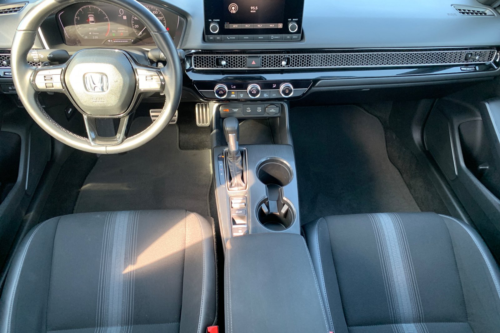 Certified Used 2025  Honda Sport image 17