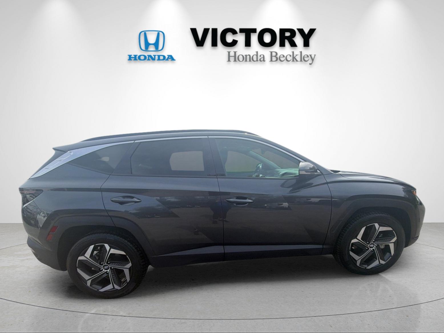 Used 2024 Dark Gray Metallic Hyundai Limited image 6