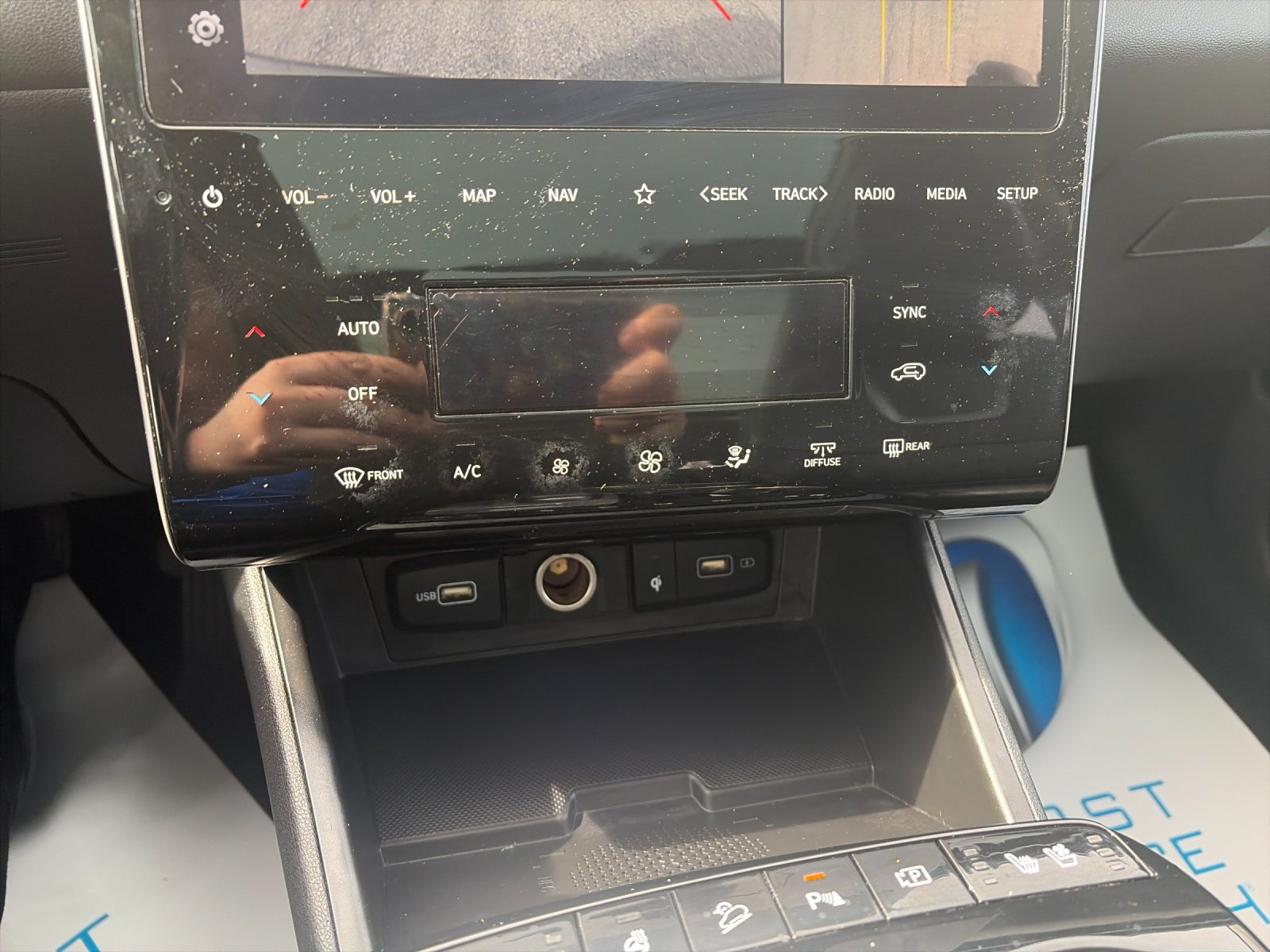 Used 2024 Dark Gray Metallic Hyundai Limited image 24
