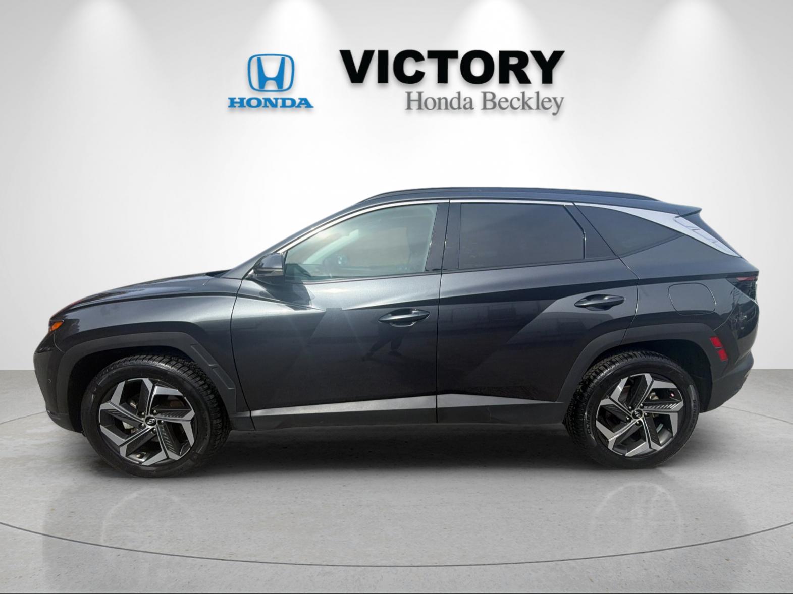 Used 2024 Dark Gray Metallic Hyundai Limited image 2