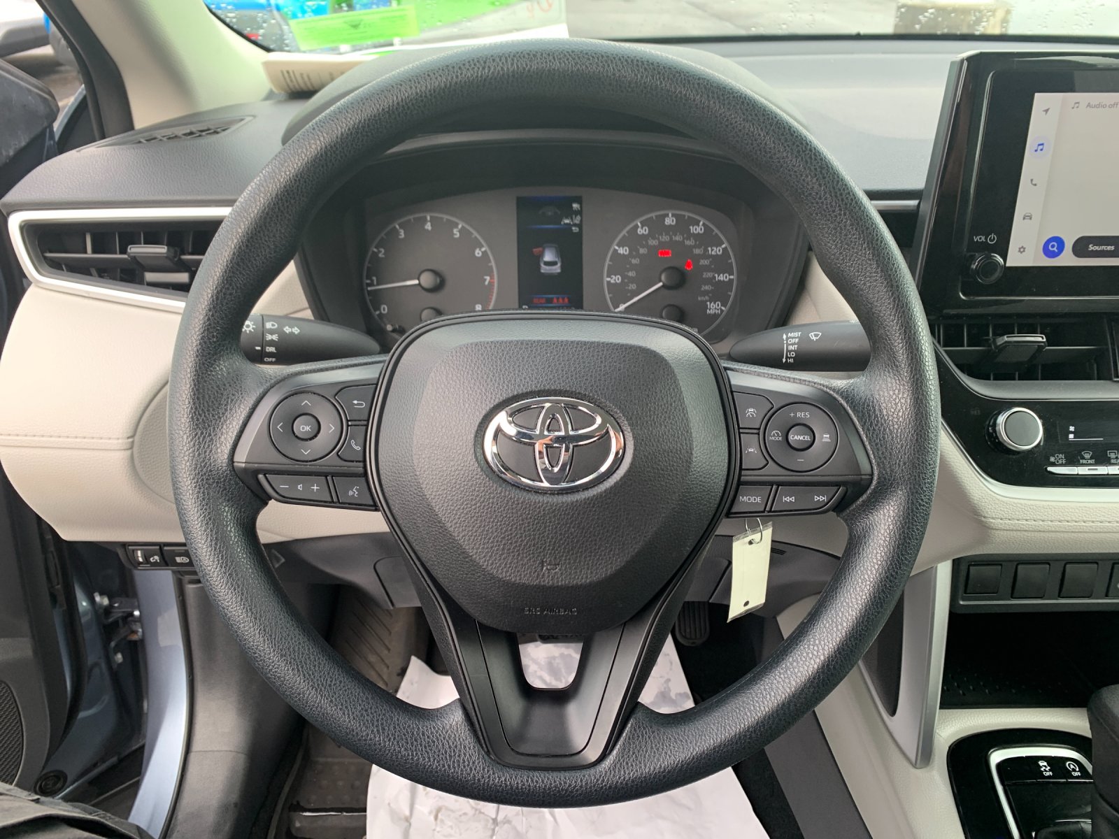 Used 2023  Toyota L image 26