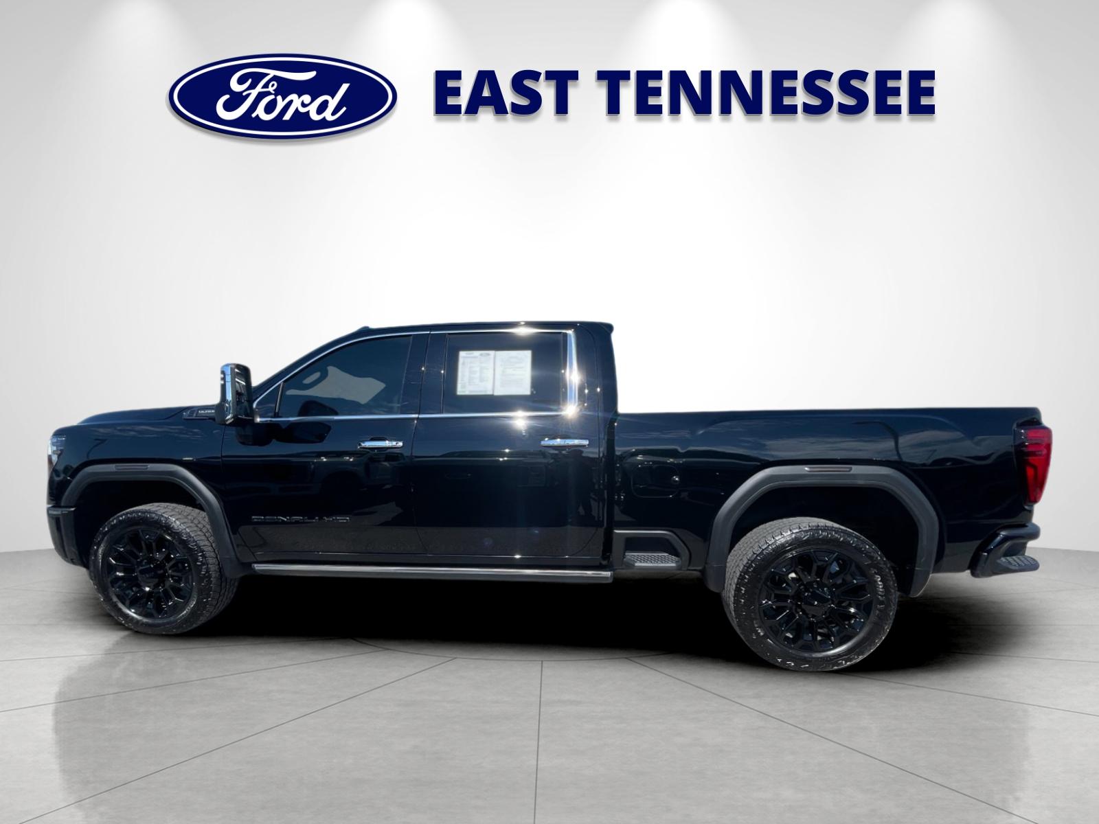 Used 2026 Black GMC Denali Ultimate image 6