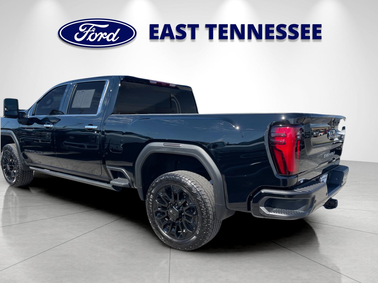 Used 2026 Black GMC Denali Ultimate image 5