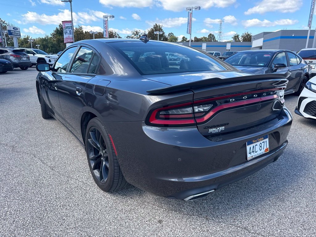 Used 2018 Gray Dodge SXT image 6