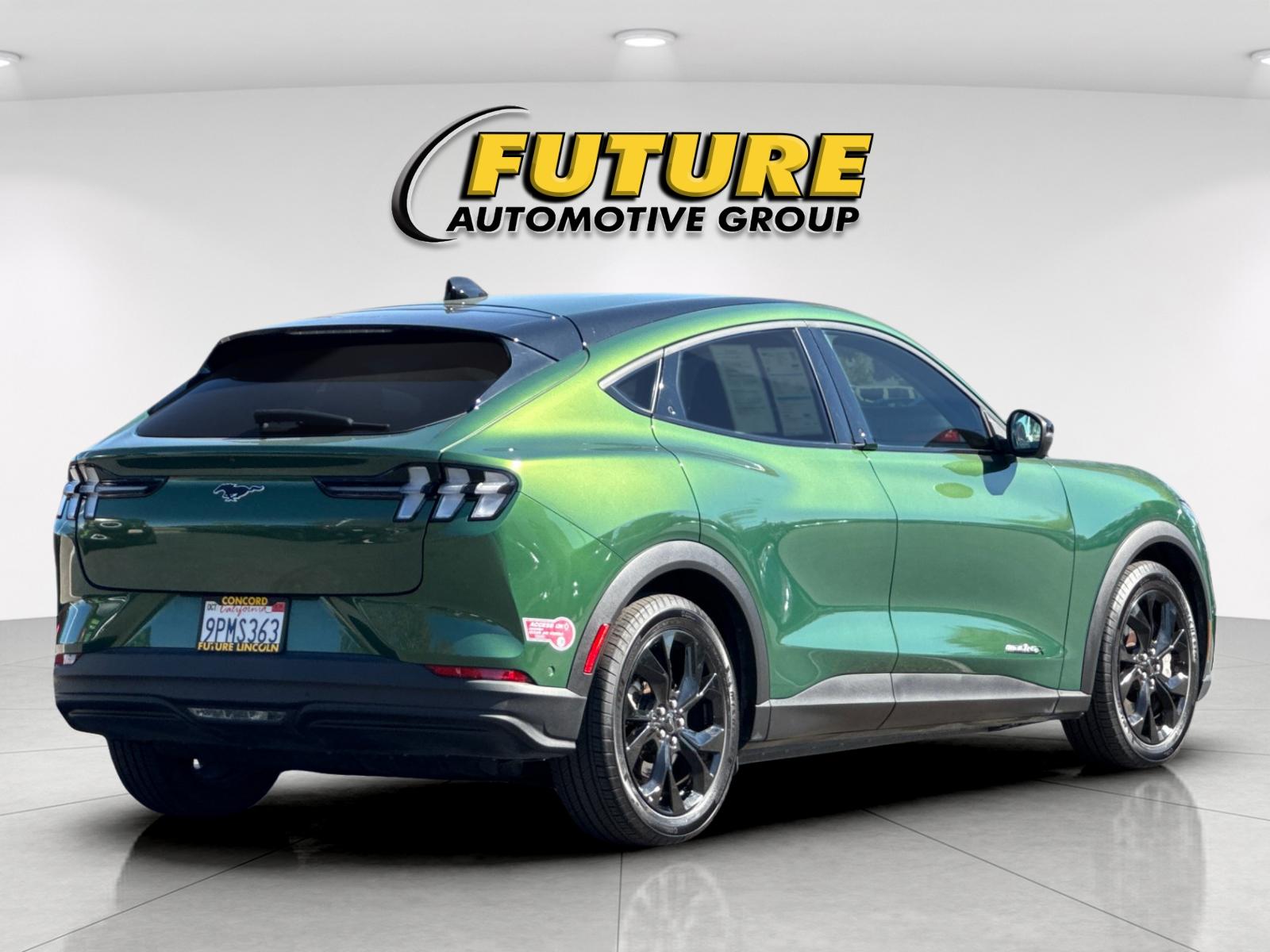 Used 2024 Green Ford Select image 3