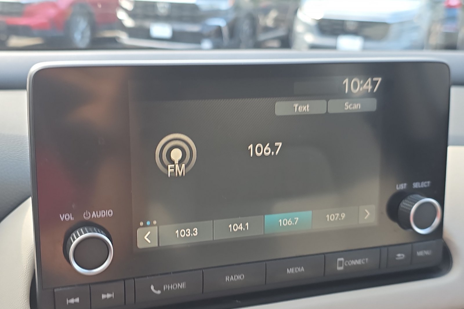 Used 2024 Lunar Silver Metallic Honda LX image 18