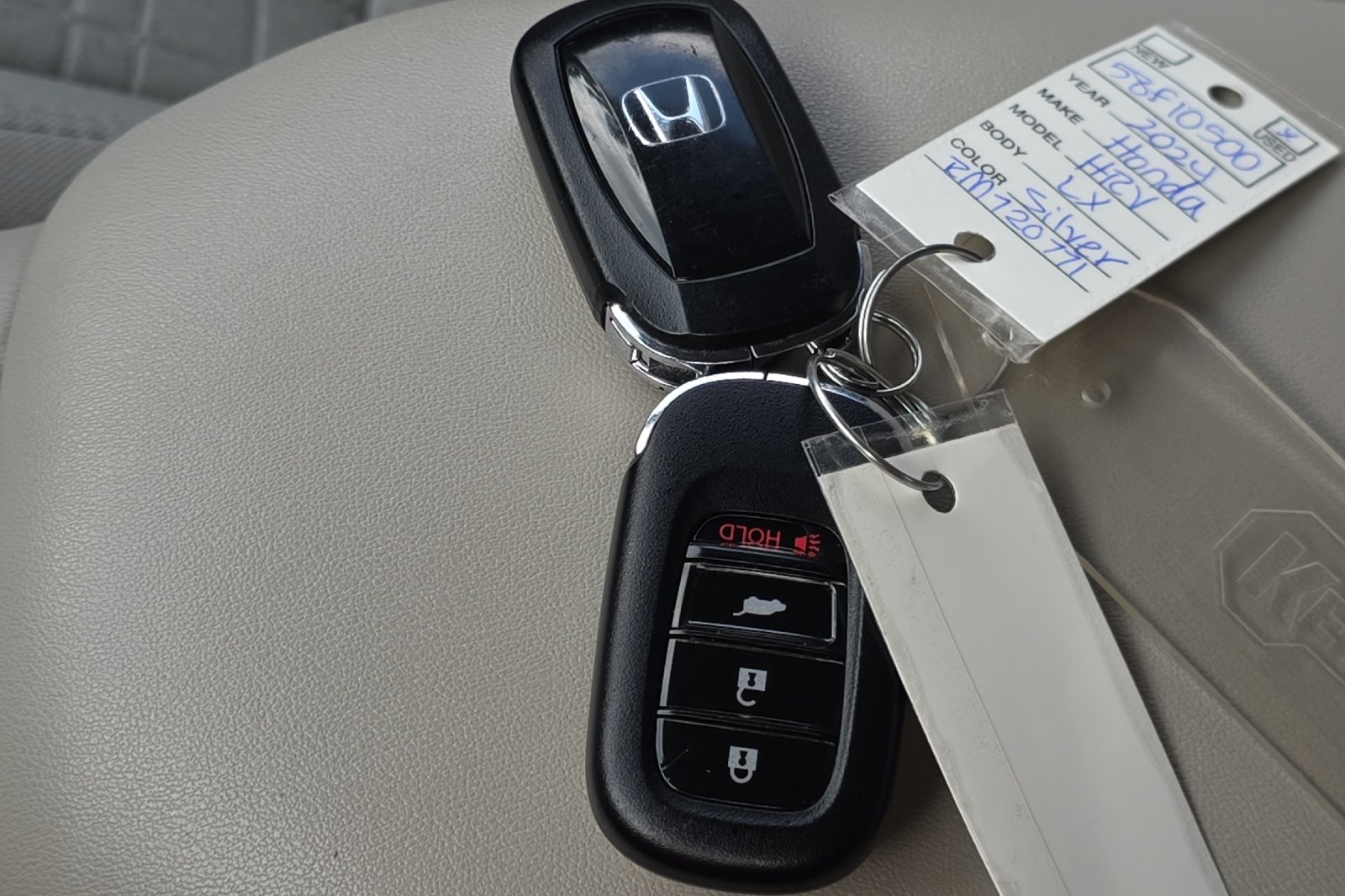Used 2024 Lunar Silver Metallic Honda LX image 9