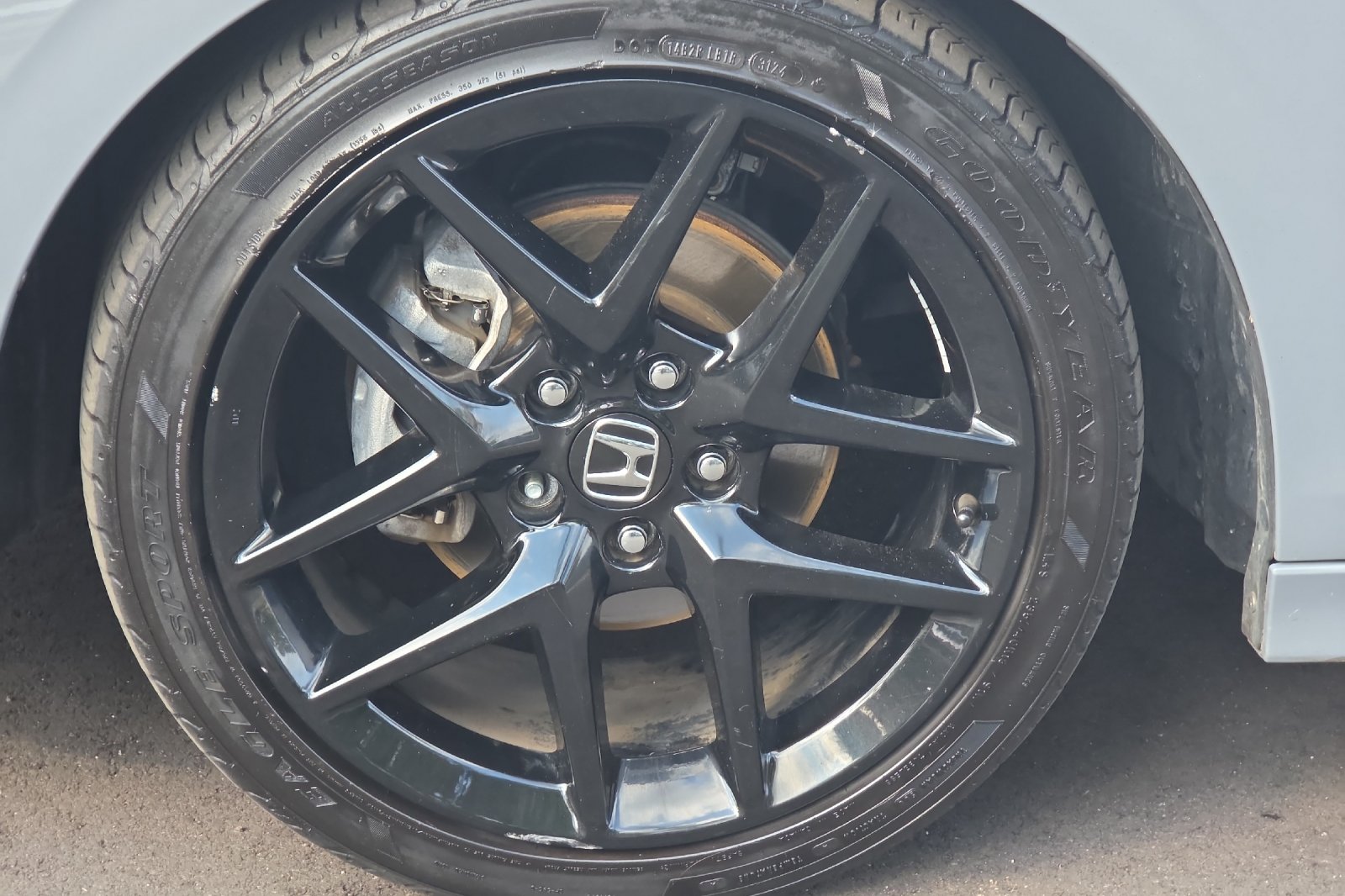 Used 2025 Urban Gray Pearl Honda Sport image 23