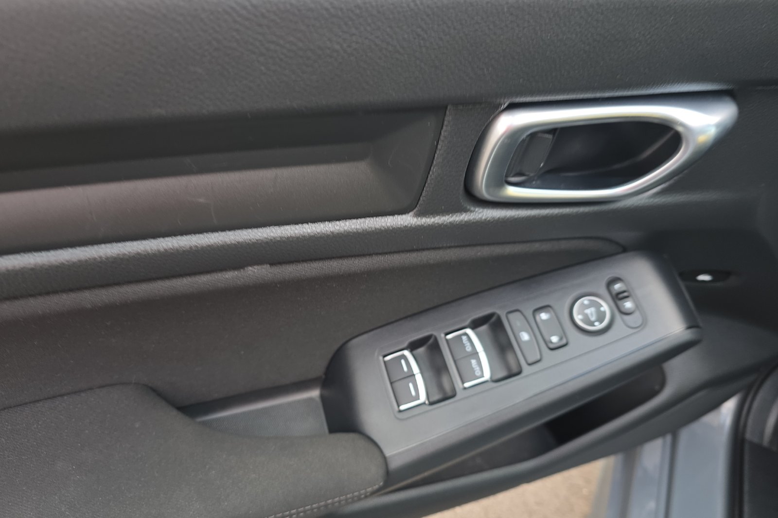 Used 2025 Urban Gray Pearl Honda Sport image 12