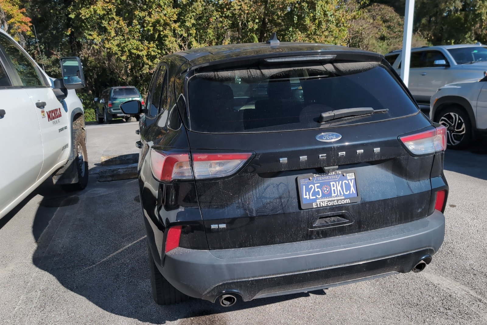 Used 2022 Black Ford SE image 9