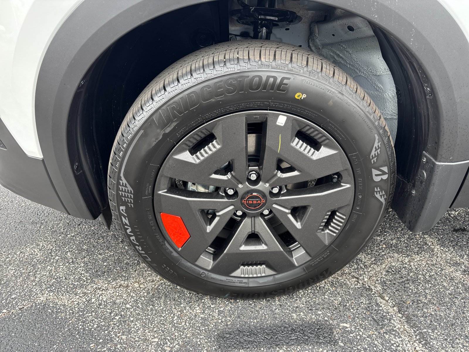 New 2027 Aspen White TriCoat / Super Black Two-tone Nissan Rock Creek® image 32