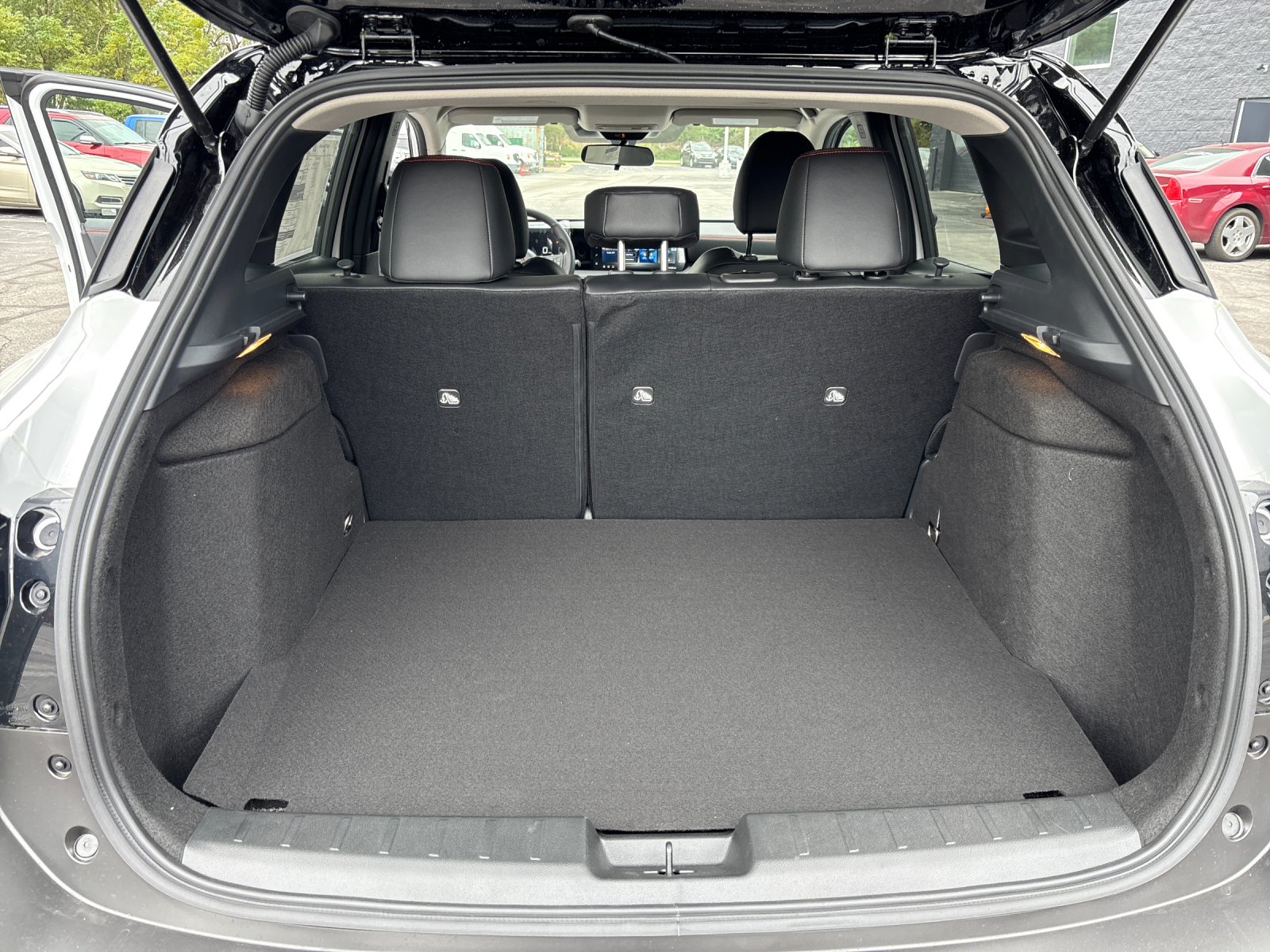 New 2027 Aspen White TriCoat / Super Black Two-tone Nissan Rock Creek® image 17