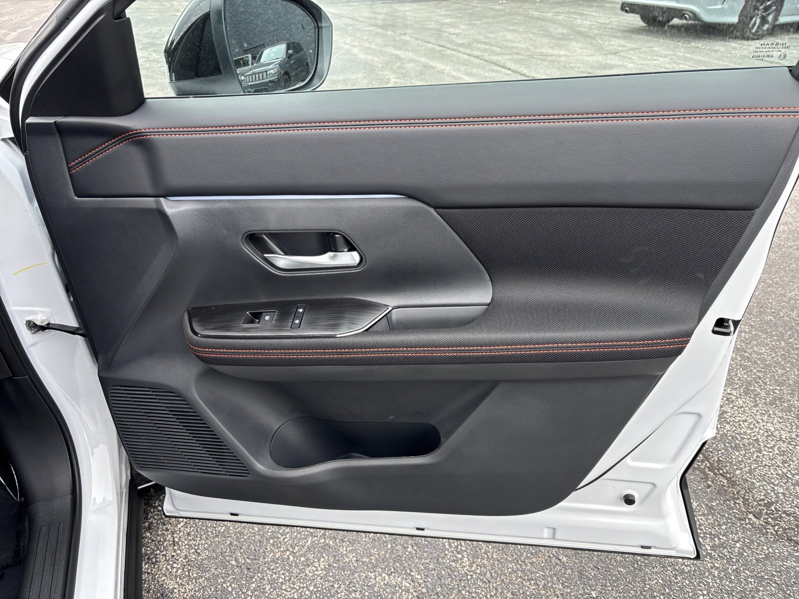 New 2027 Aspen White TriCoat / Super Black Two-tone Nissan Rock Creek® image 18