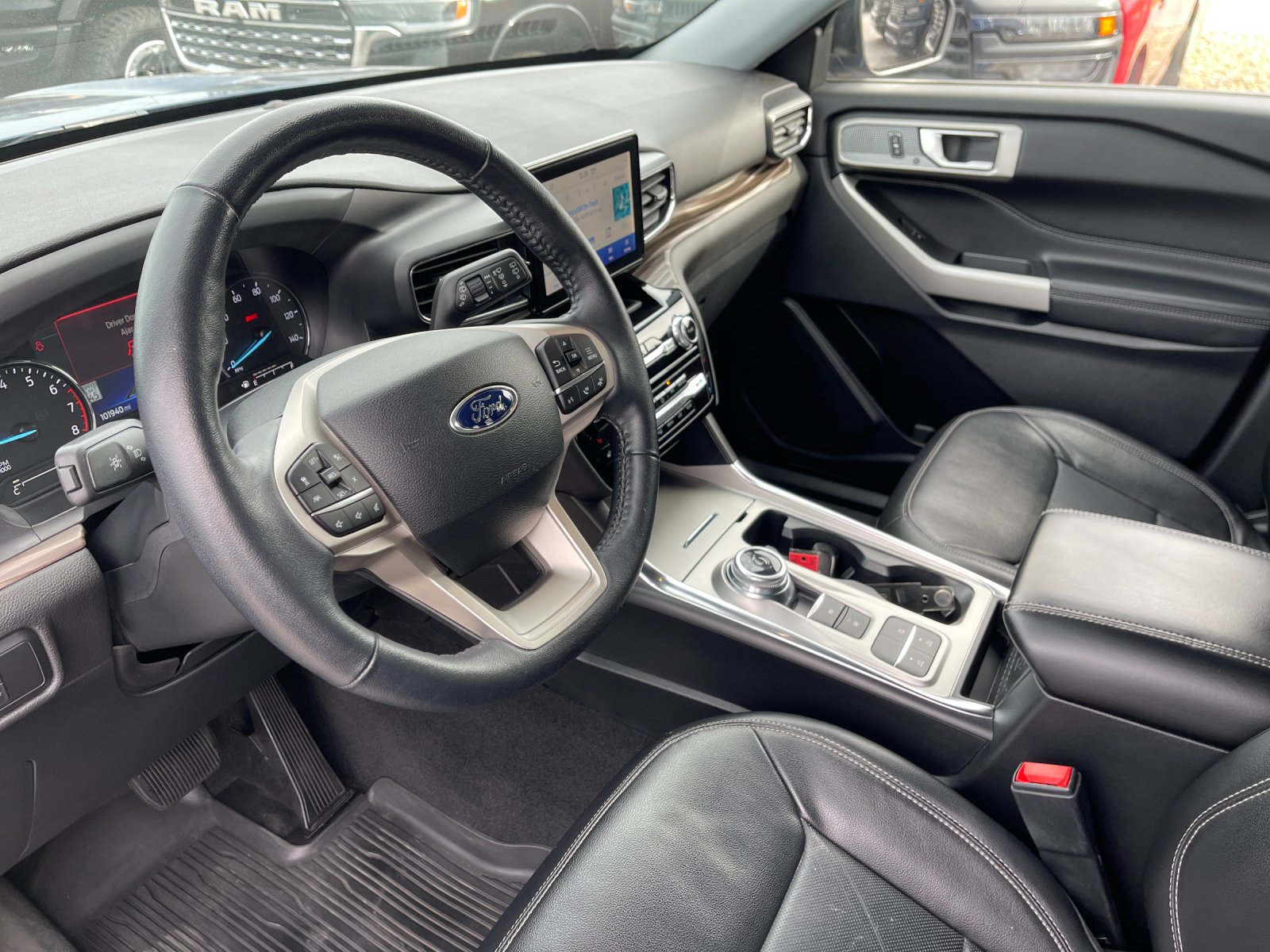 Used 2022 Blue Ford Limited image 11