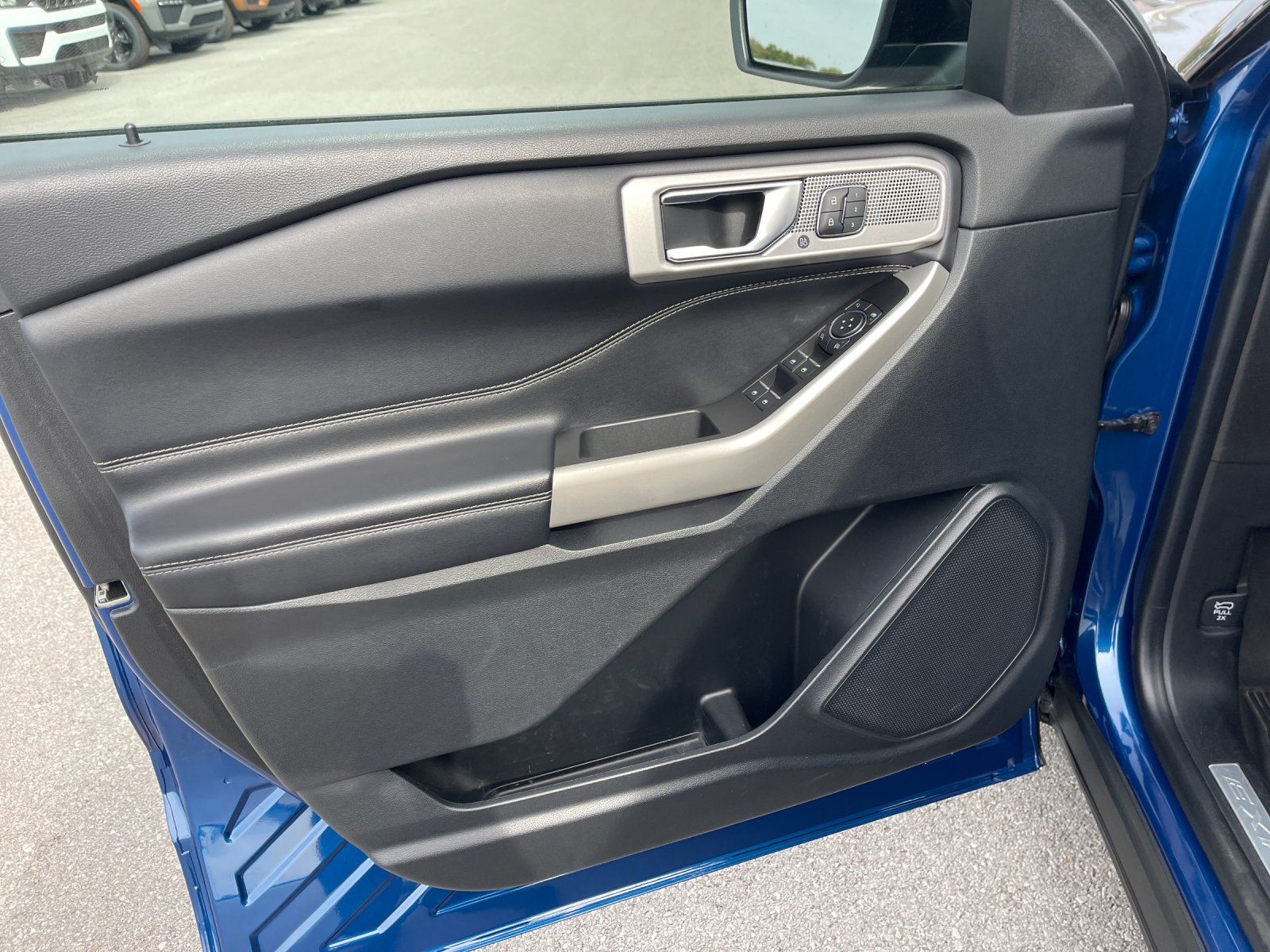 Used 2022 Blue Ford Limited image 12