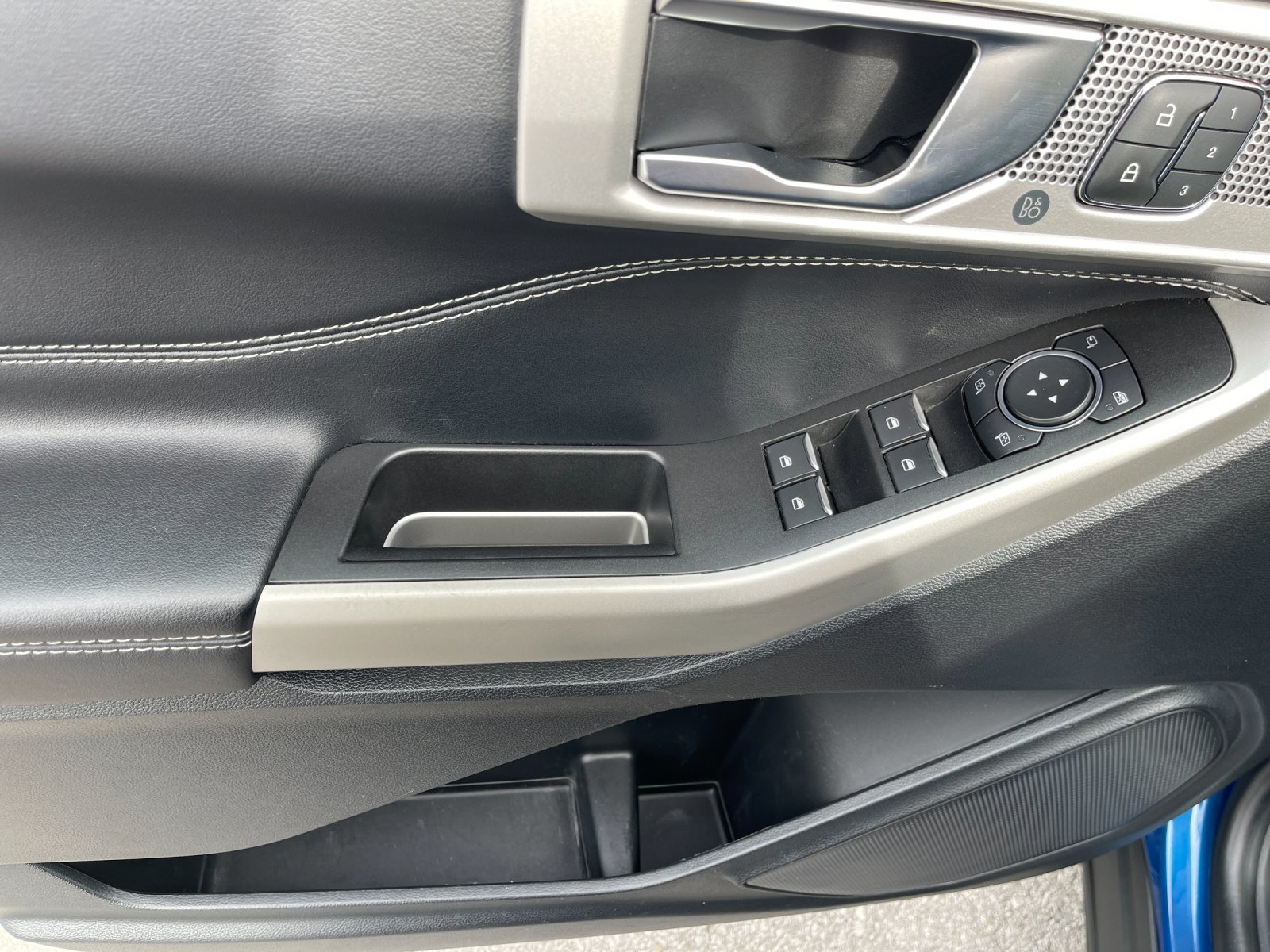 Used 2022 Blue Ford Limited image 13