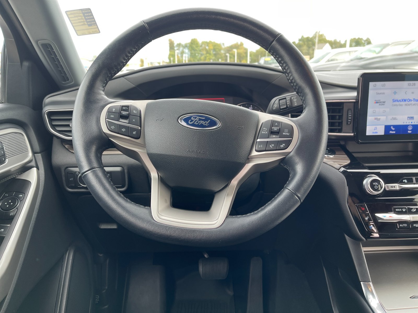 Used 2022 Blue Ford Limited image 17