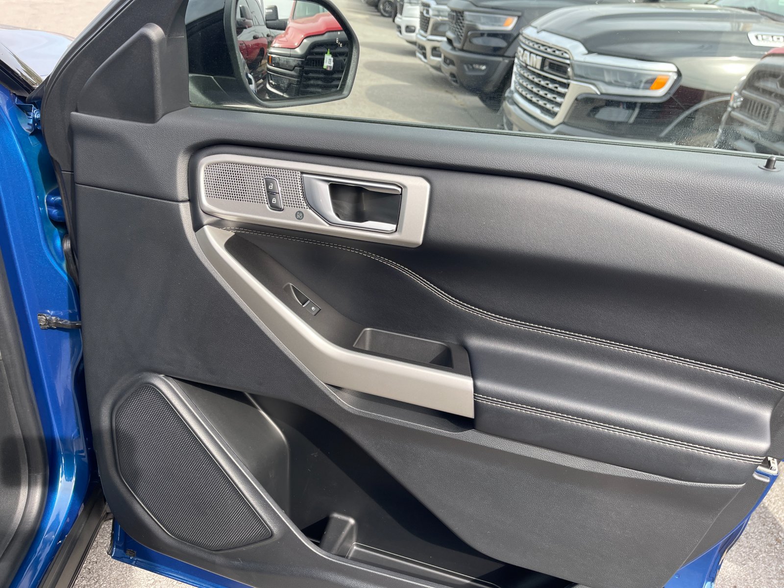 Used 2022 Blue Ford Limited image 22