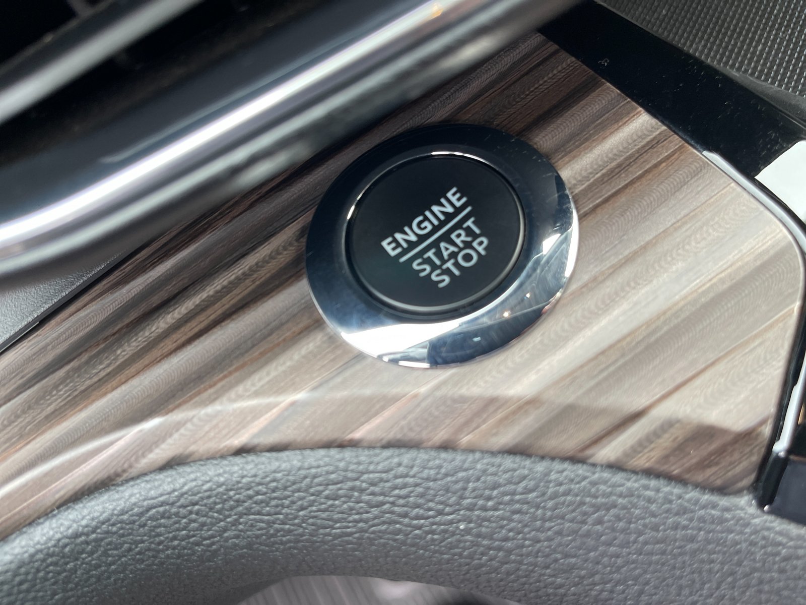 Used 2022 Blue Ford Limited image 28