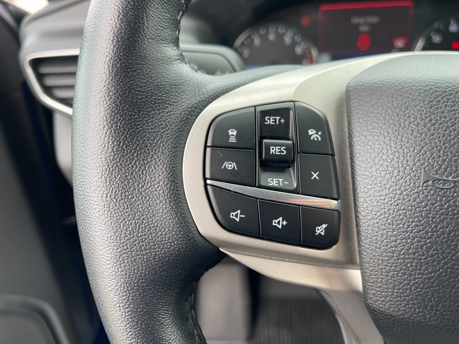 Used 2022 Blue Ford Limited image 30