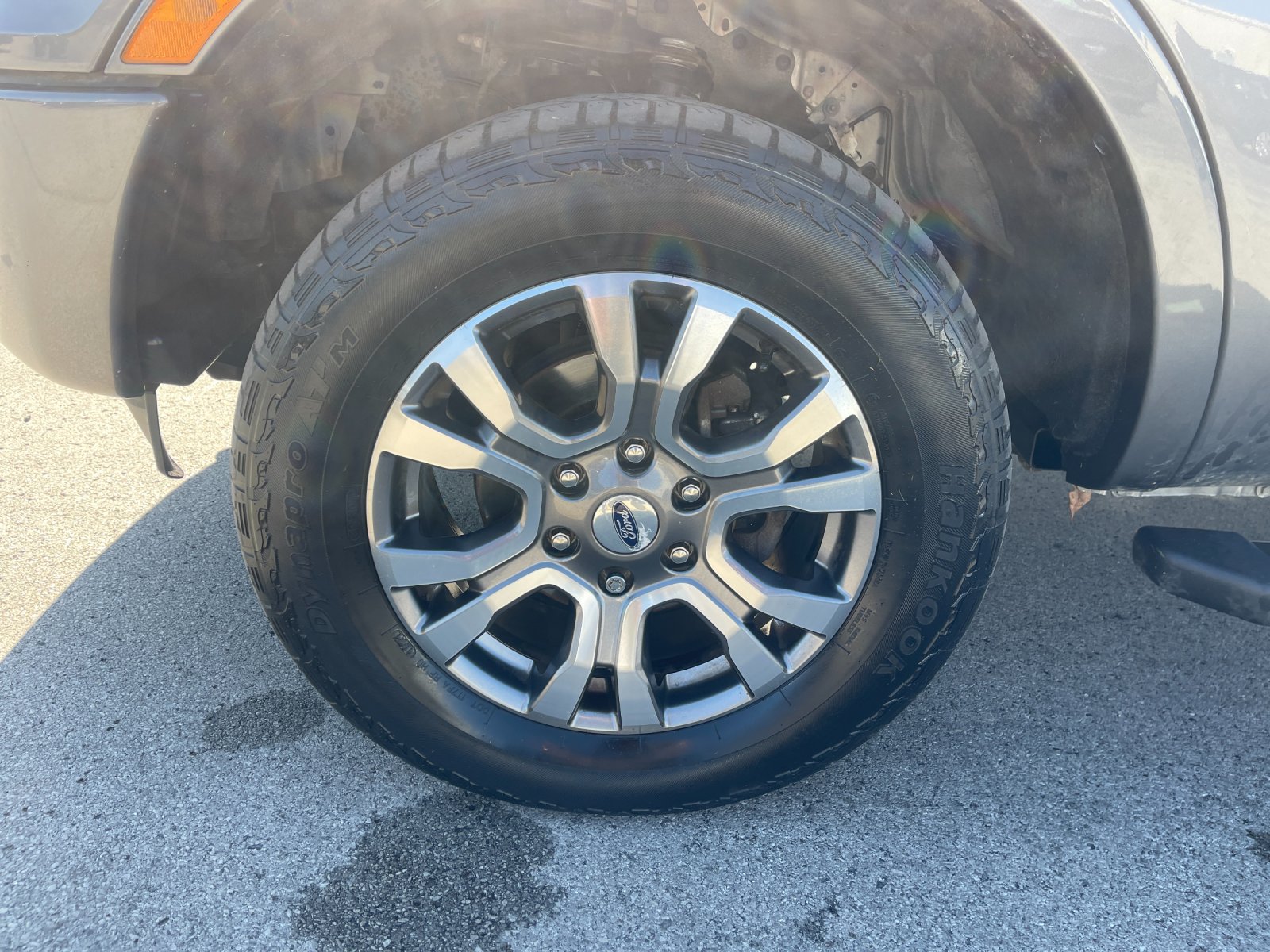 Used 2021 Gray Ford Lariat image 31