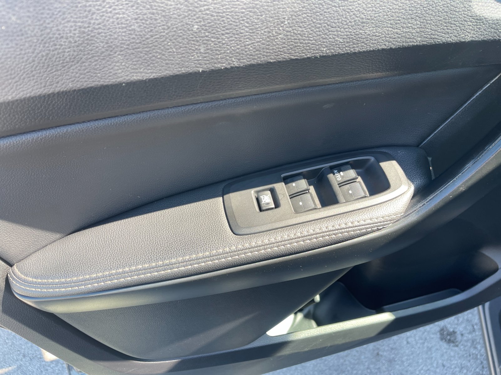 Used 2021 Gray Ford Lariat image 13