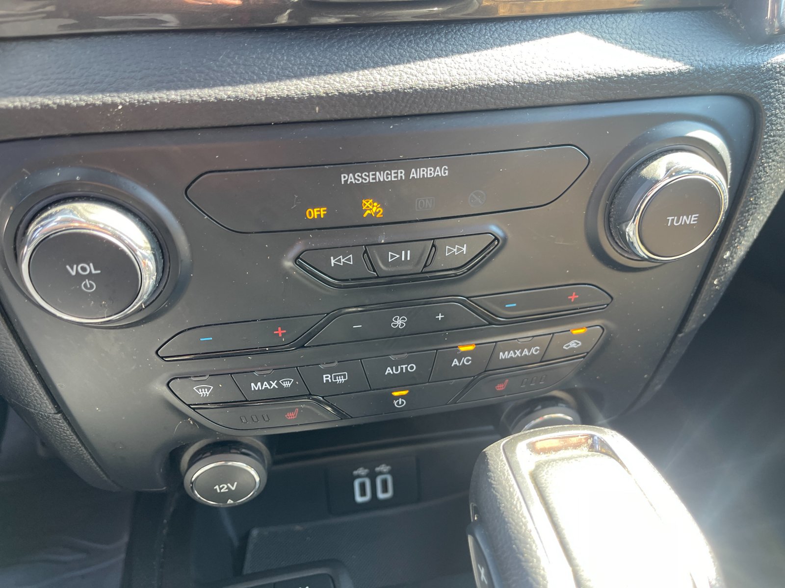 Used 2021 Gray Ford Lariat image 22