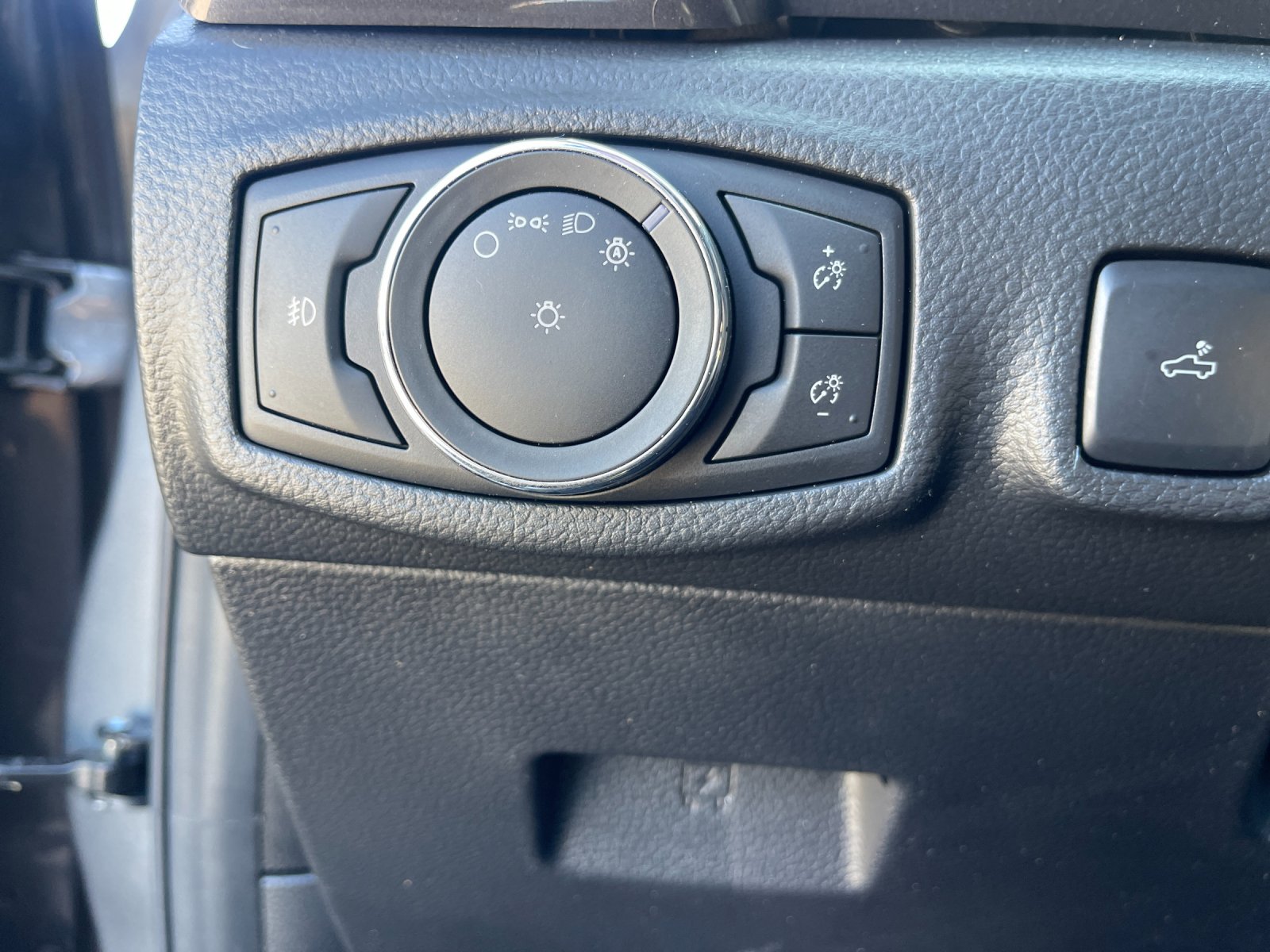 Used 2021 Gray Ford Lariat image 30