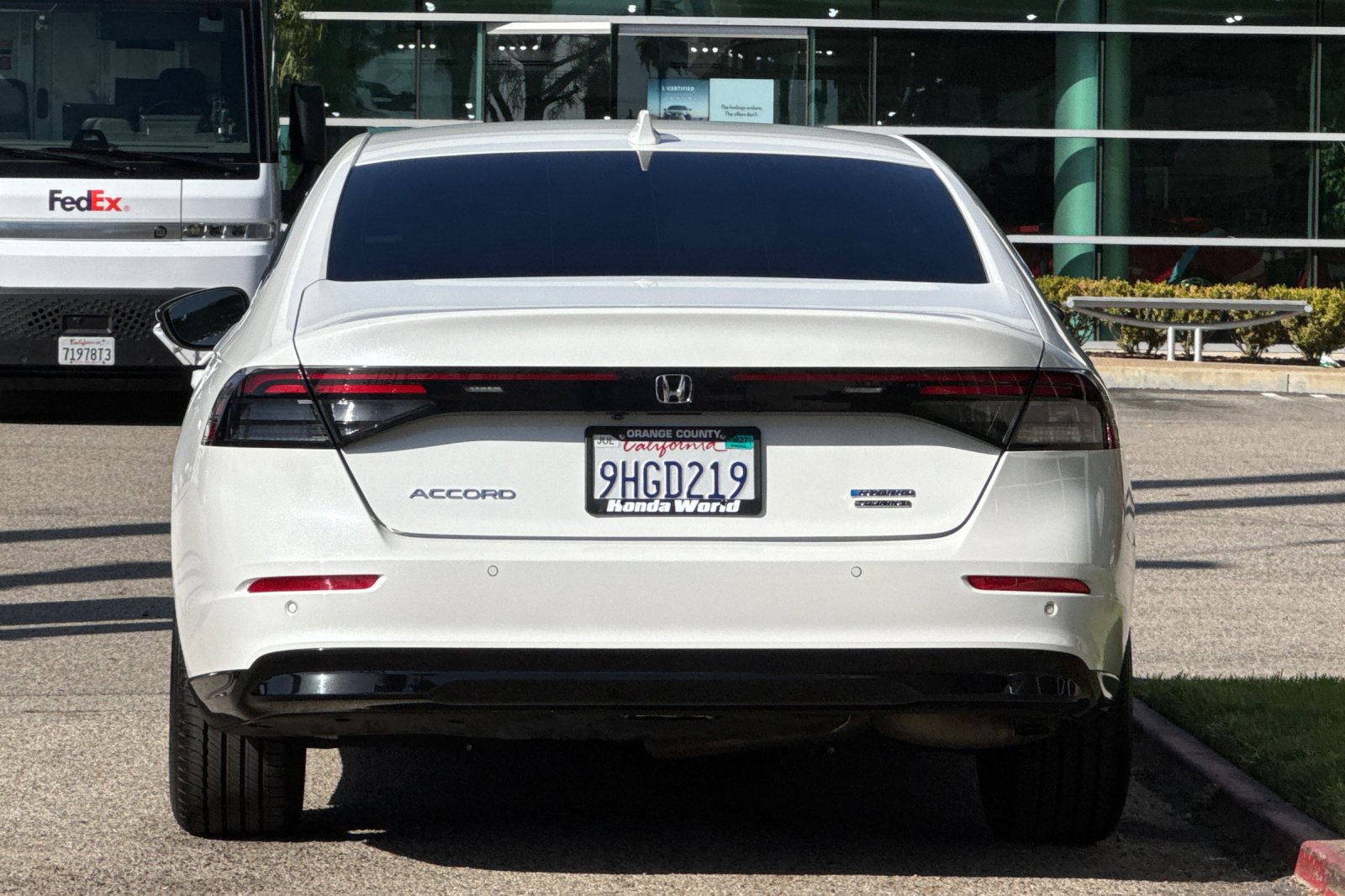 Certified Used 2023 Platinum White Pearl Honda Touring image 5
