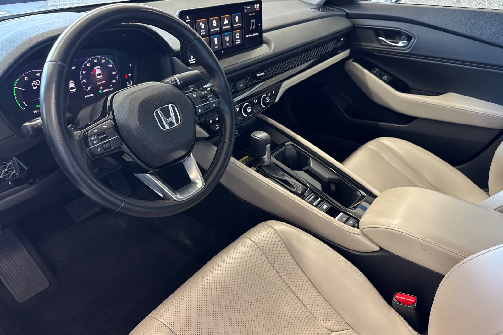 Certified Used 2023 Platinum White Pearl Honda Touring image 10