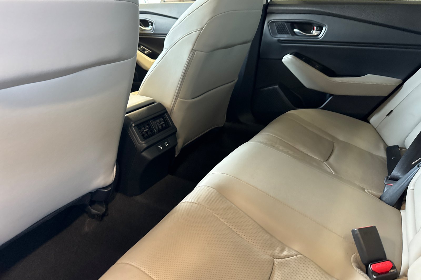 Certified Used 2023 Platinum White Pearl Honda Touring image 12