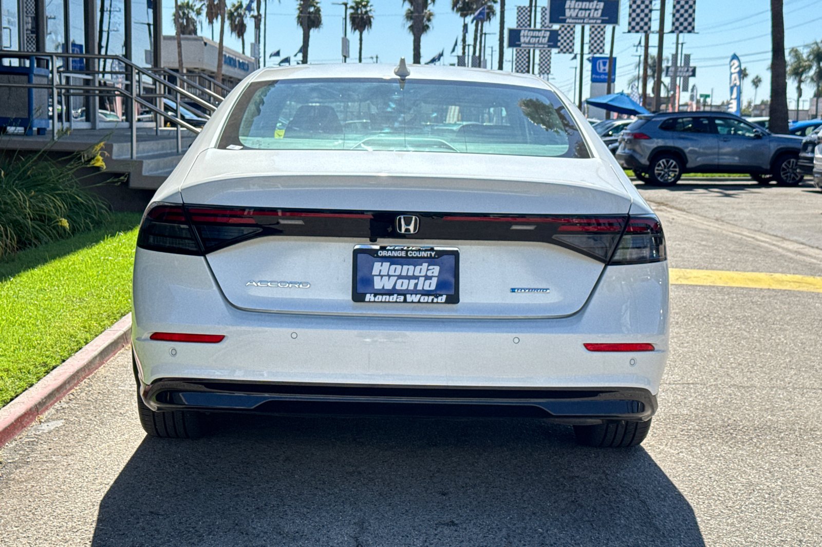 Certified Used 2024 Platinum White Pearl Honda EX-L image 6
