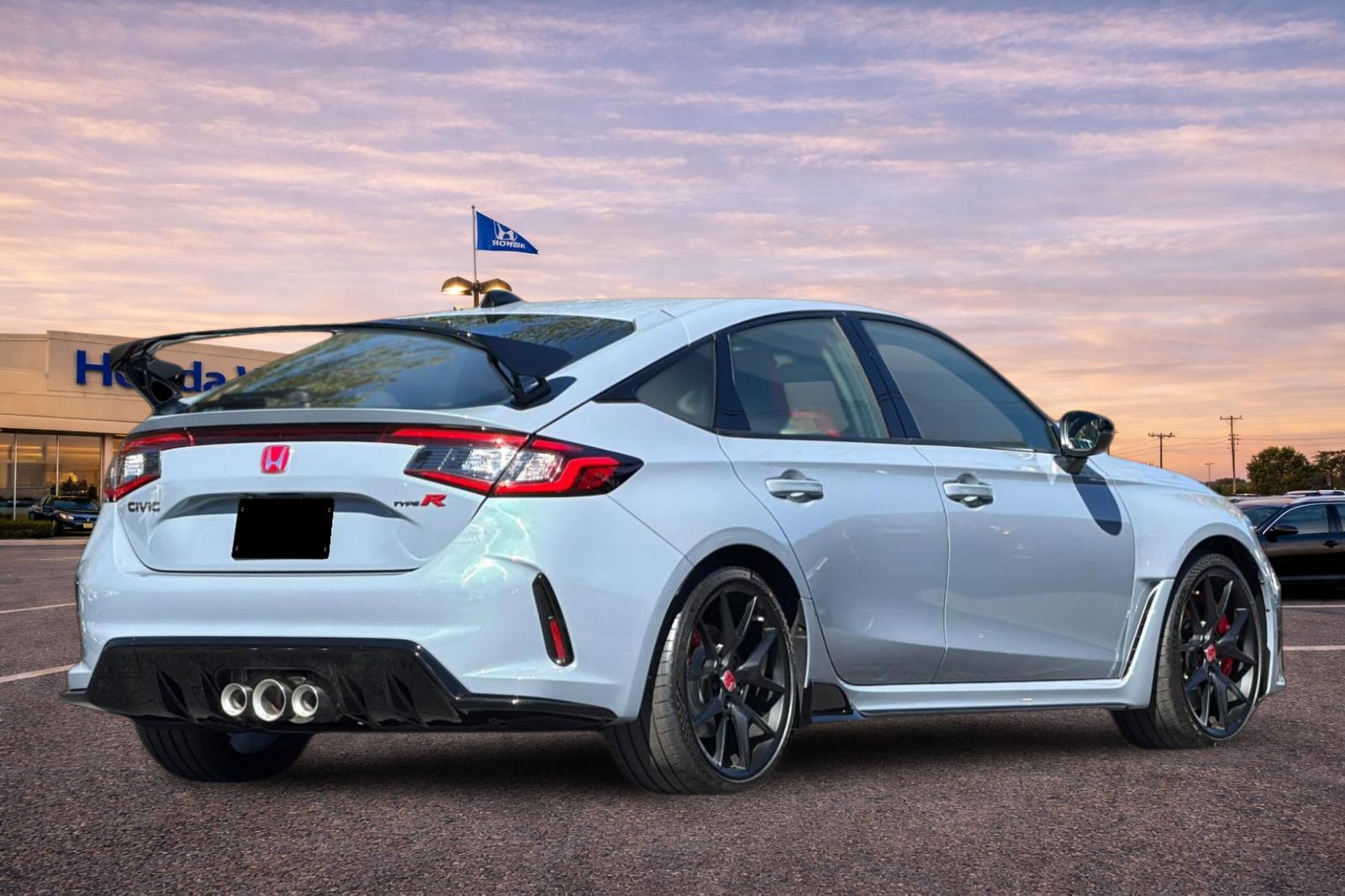 New 2026 Sonic Gray Pearl Honda  image 4