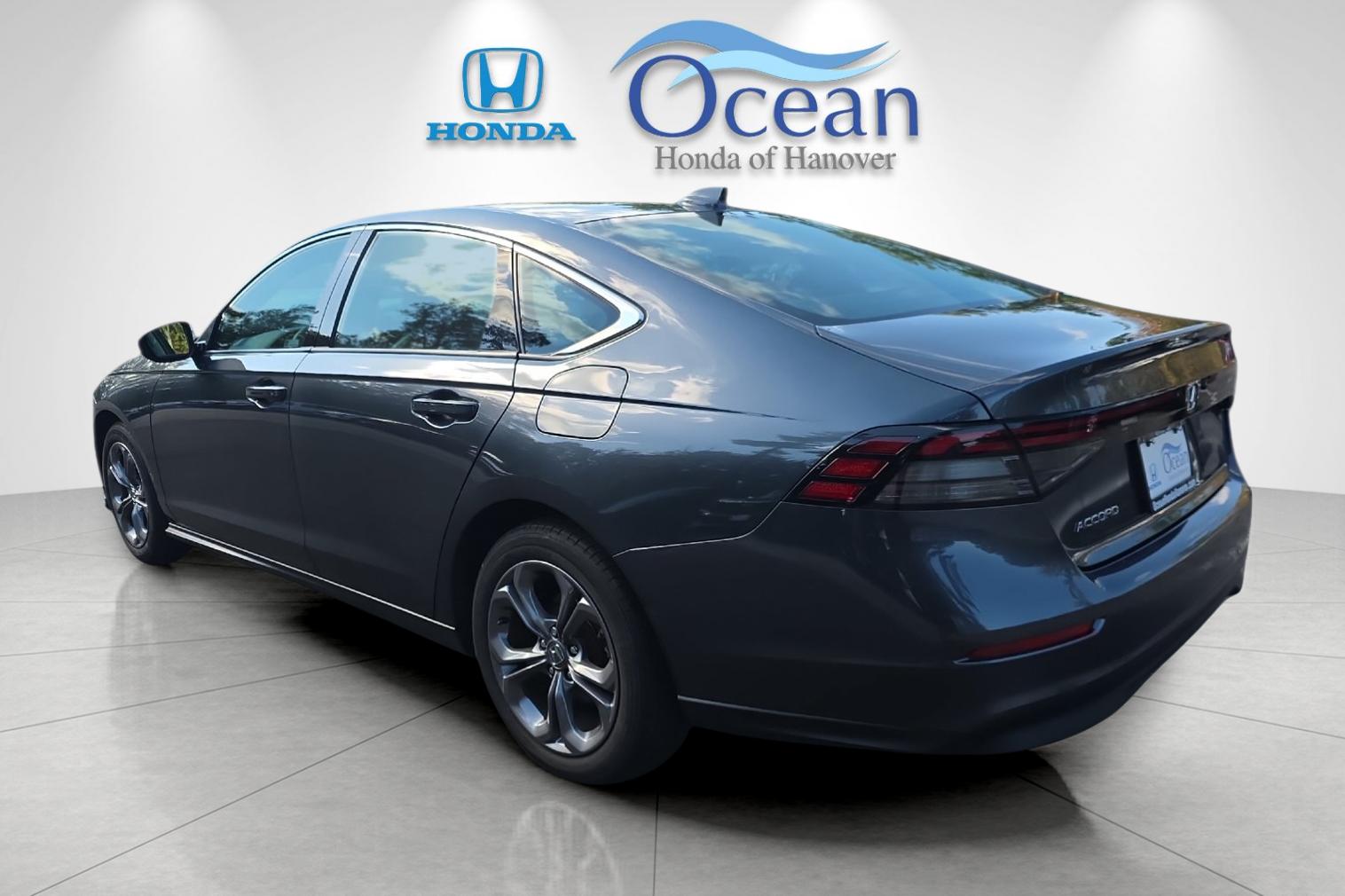 Used 2024 Meteorite Gray Metallic Honda EX image 5