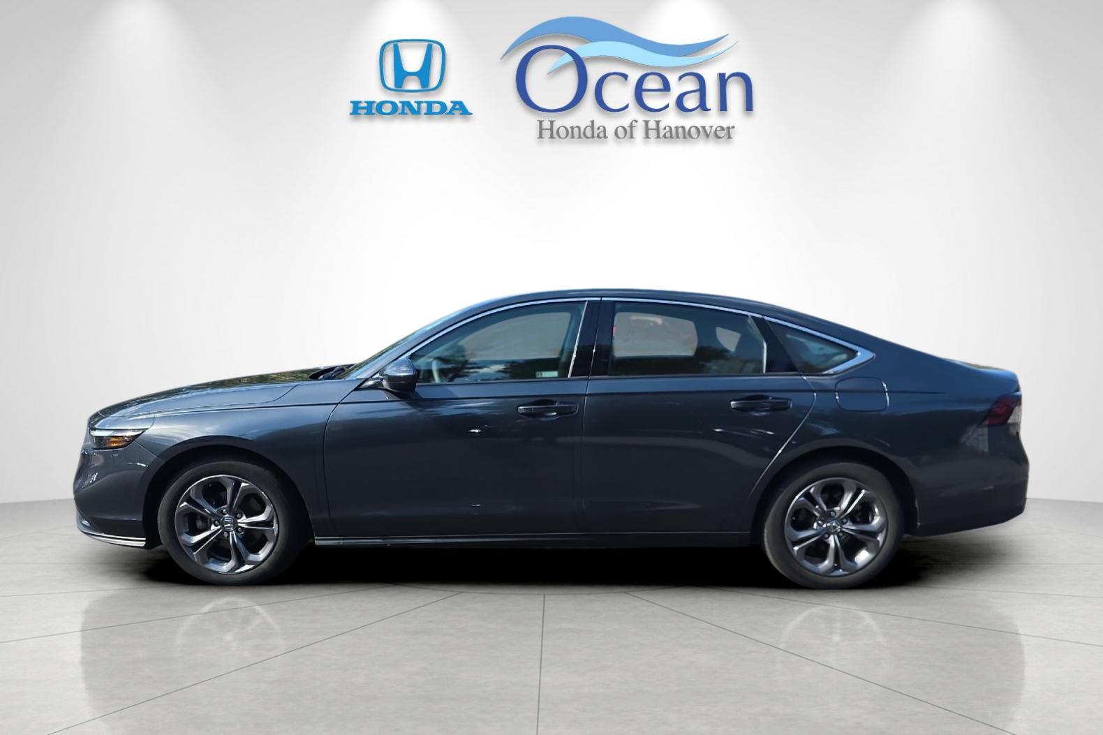 Used 2024 Meteorite Gray Metallic Honda EX image 6