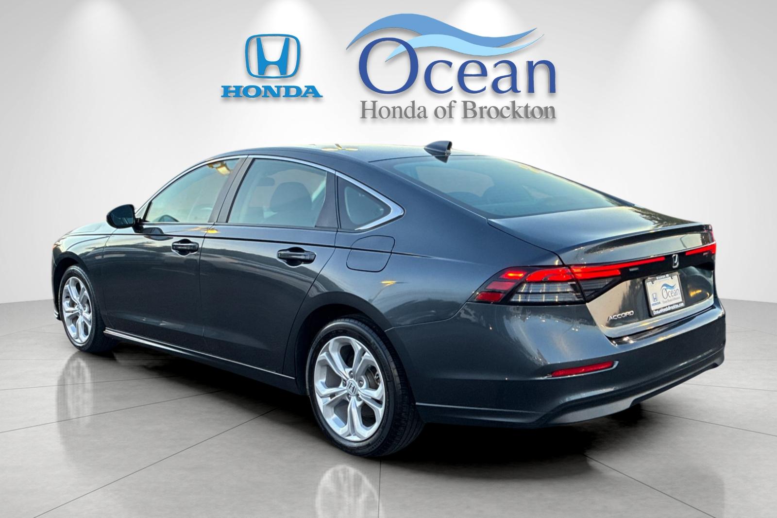 Used 2025 Meteorite Gray Metallic Honda LX image 5