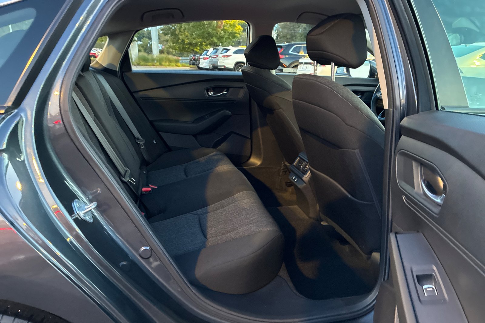 Used 2025 Meteorite Gray Metallic Honda LX image 18
