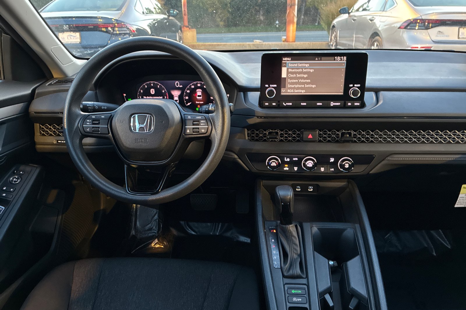 Used 2025 Meteorite Gray Metallic Honda LX image 17