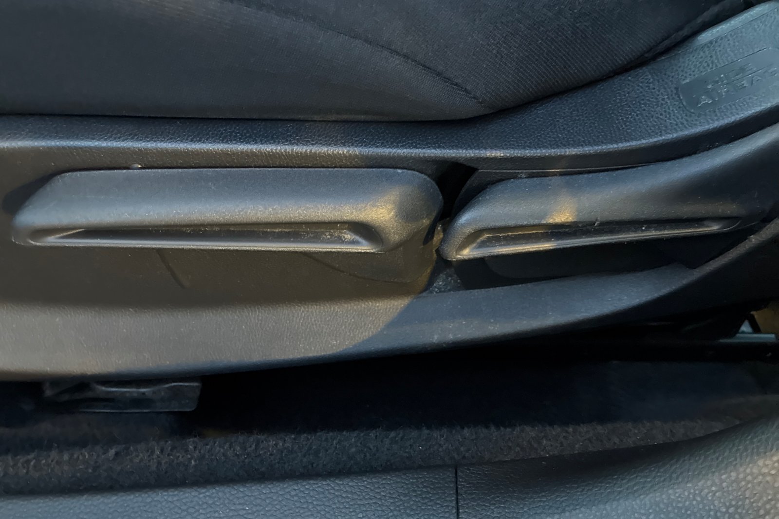 Used 2025 Meteorite Gray Metallic Honda LX image 9