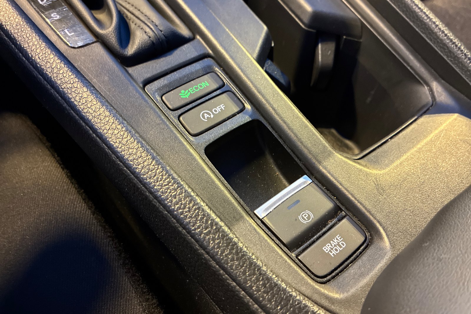 Used 2025 Meteorite Gray Metallic Honda LX image 41