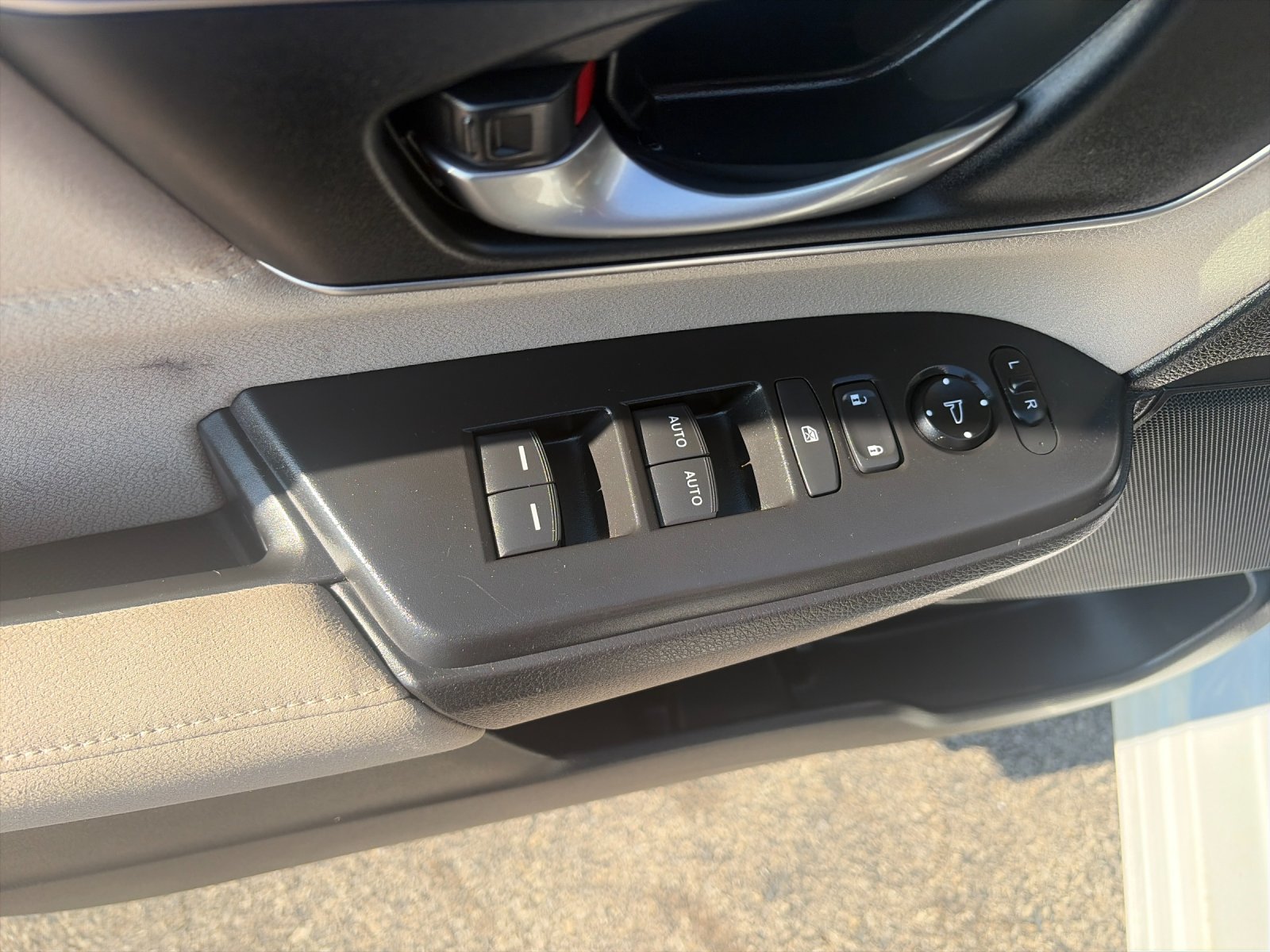 Used 2019 Lunar Silver Metallic Honda EX image 13