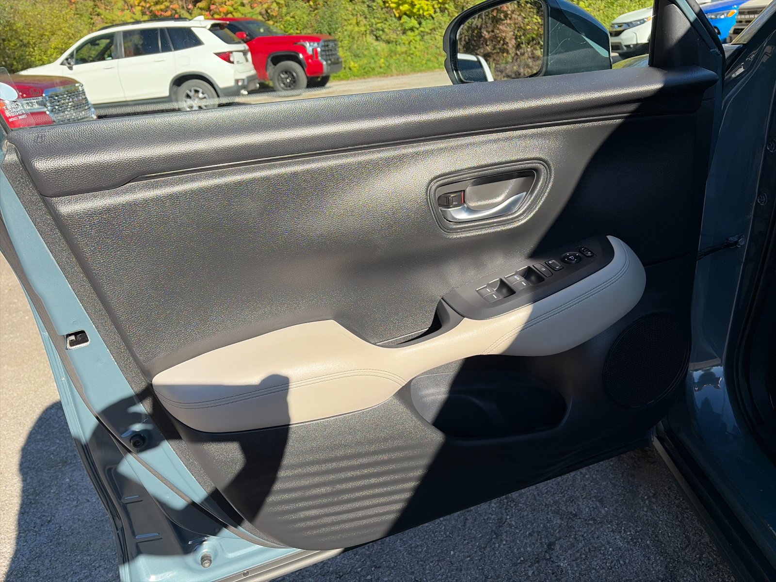 Used 2024 Pearl Honda LX image 12