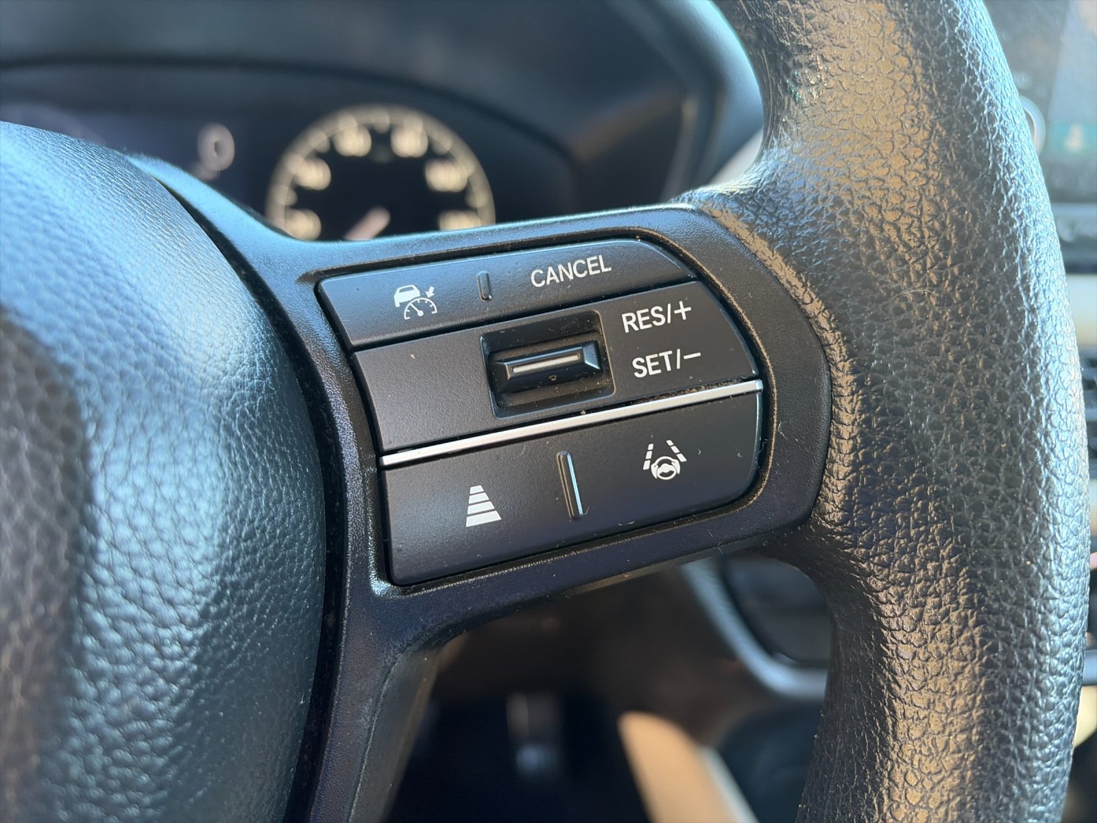 Used 2024 Pearl Honda LX image 29