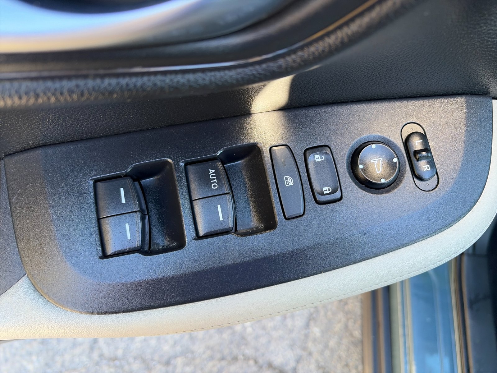 Used 2024 Pearl Honda LX image 13