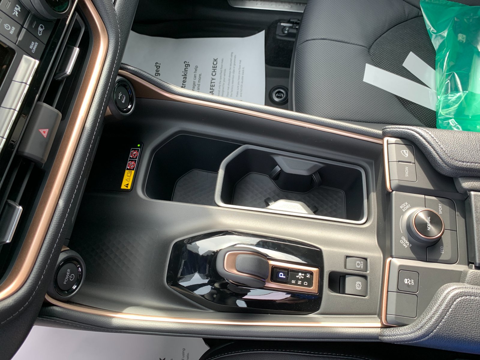 New 2026 Wind Chill Pearl Toyota Hybrid MAX Platinum image 24
